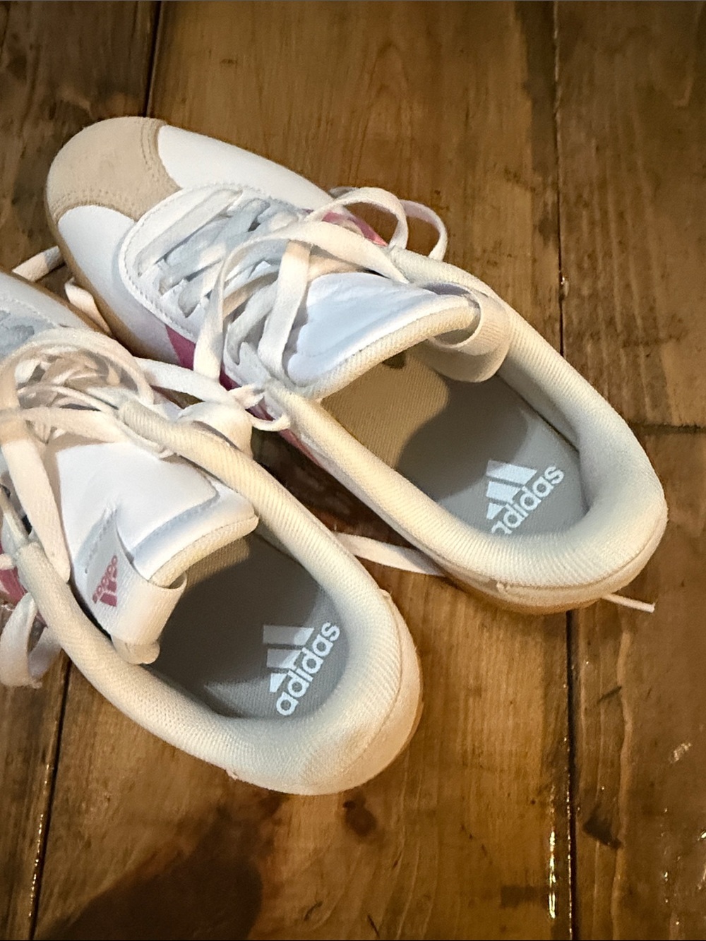 adidas White & Pink Low-Top Sneakers with Gum Sole - Picture 4 of 4